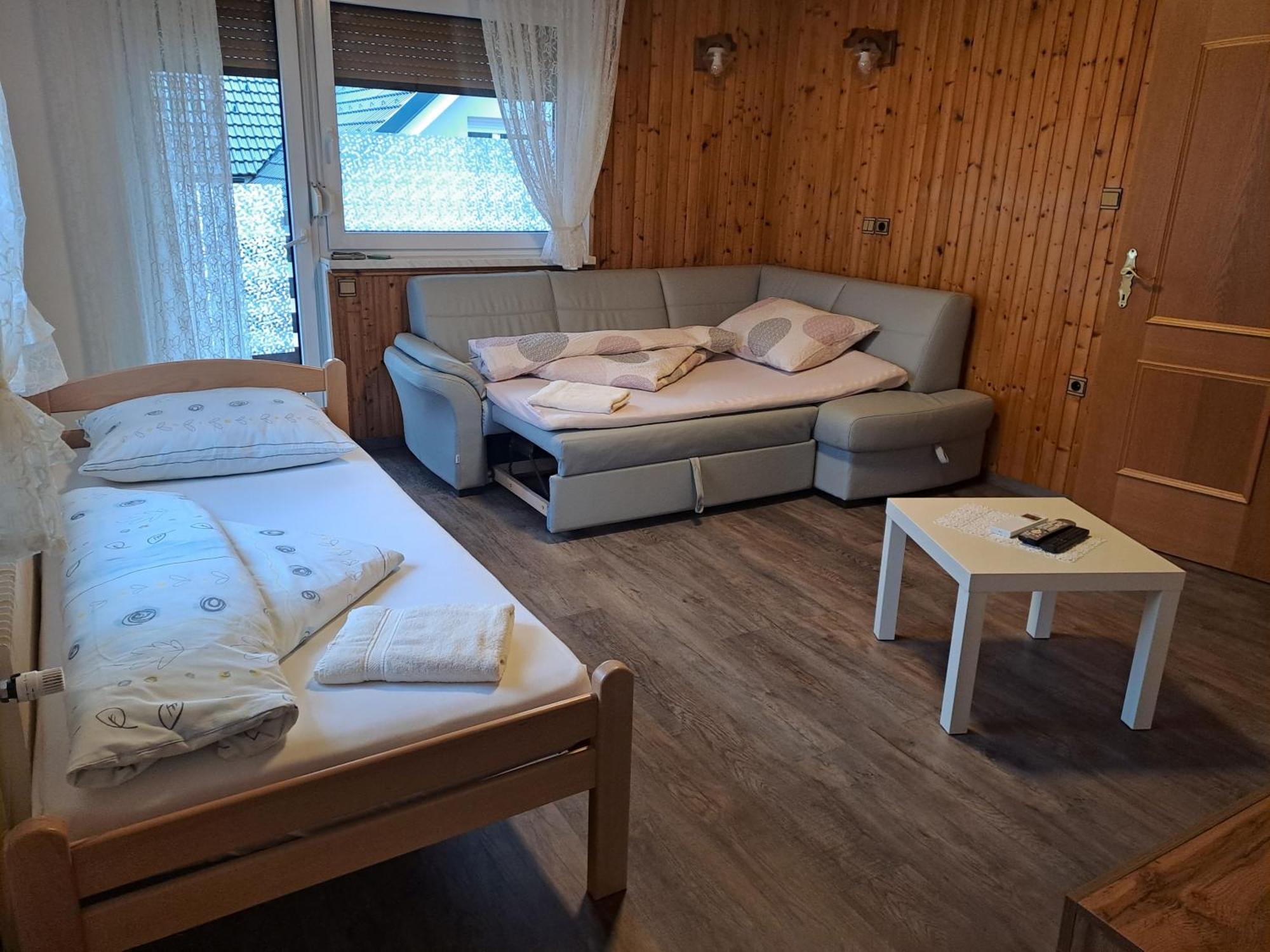 Kiara Rooms Jesenice Exterior photo
